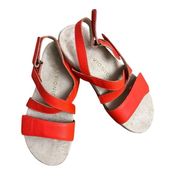 NWOB- Vionic Sandals - Picture 3 of 6